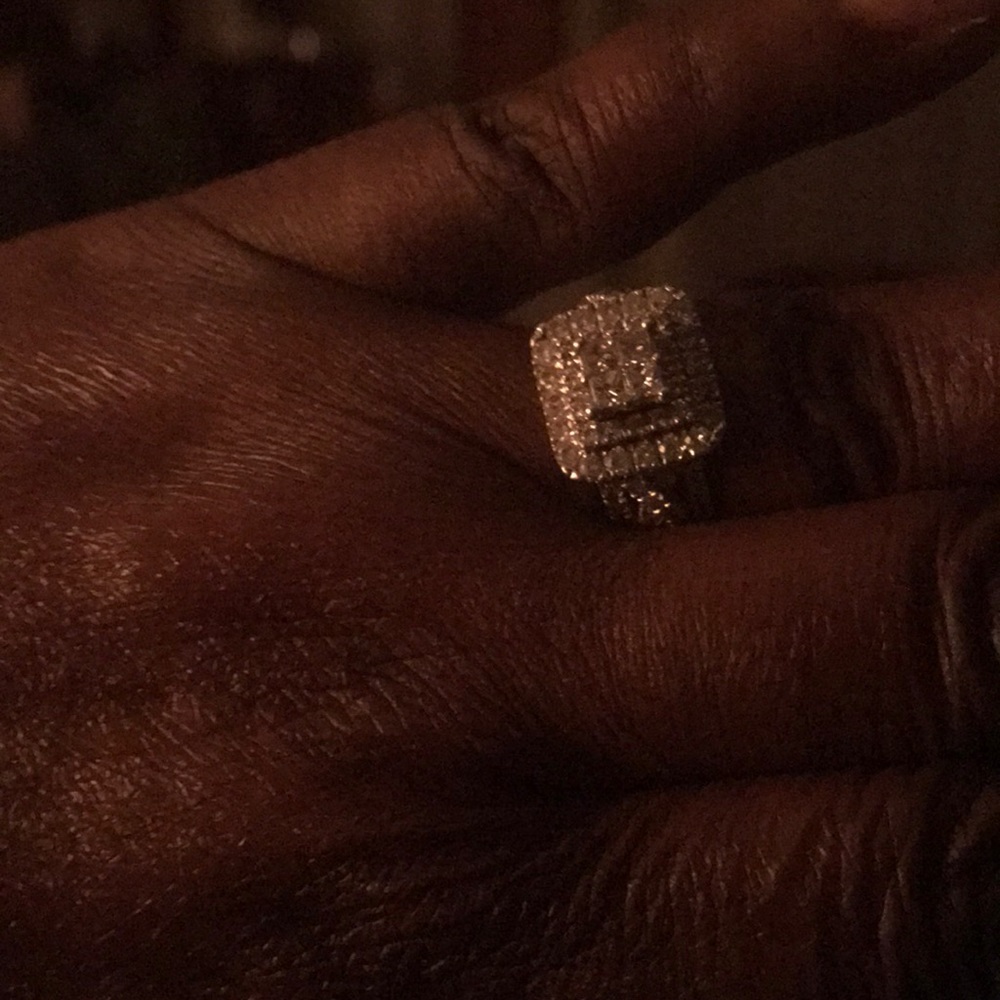 Diamond engagement ring